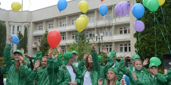 Найкращі дитячі табори чекають юних киян на оздоровлення