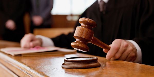 Суд дозволяє продавати алкоголь уночі