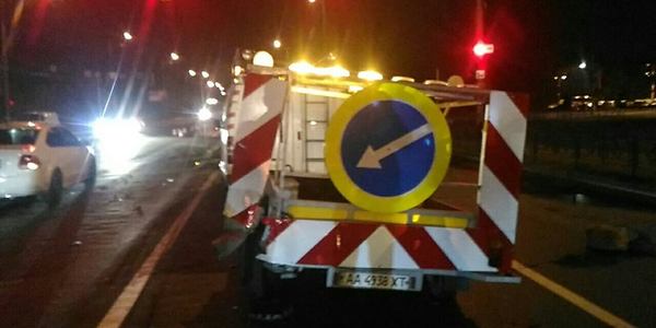 Спеціальний причіп врятував життя київавтодорівців на Троєщині