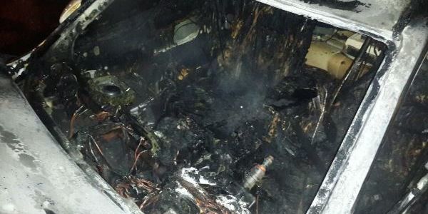 У столиці і в дощ горять автомобілі