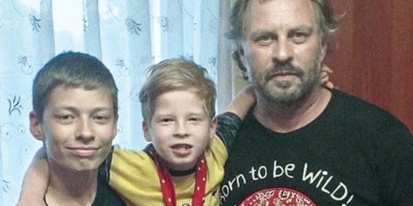 Хлопчик, якого викинули на смітник, пішов у другий клас столичної школи