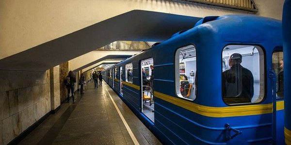 Сьогодні столична підземка працюватиме довше