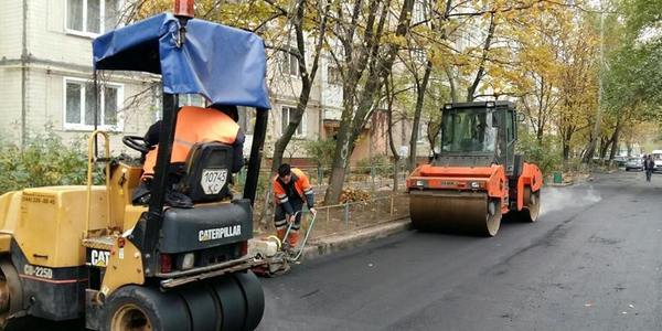Осіння погода не зменшує темпи ремонту київських доріг