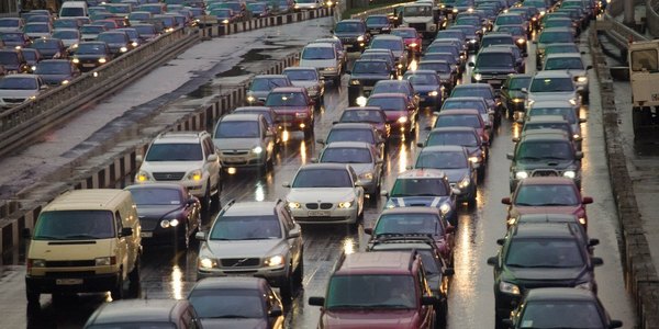 На столичних дорогах спостерігається високий рівень завантаженості