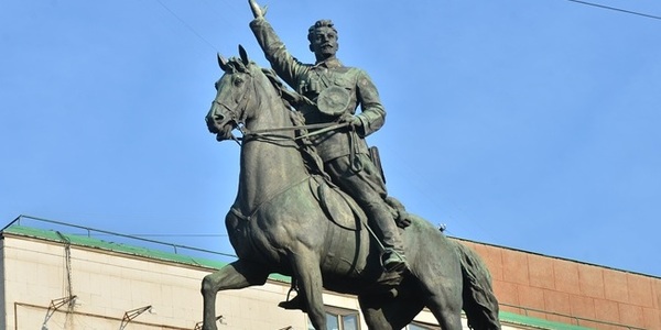 Для пам'ятника Щорсу в Києві не можуть знайти місця