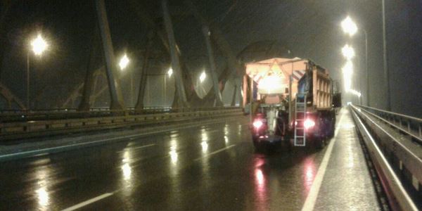 Уночі в Києві чергувало 72 снігоприбиральних автомобілі