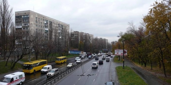 На вихідні на вул. Олени Теліги буде частково обмежено рух автотранспорту