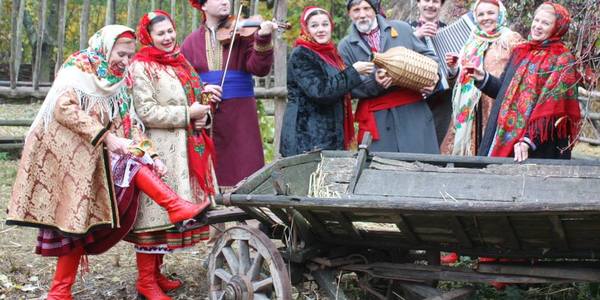Як у "Мамаєвій слободі" весільний фестиваль гуляли [фото]