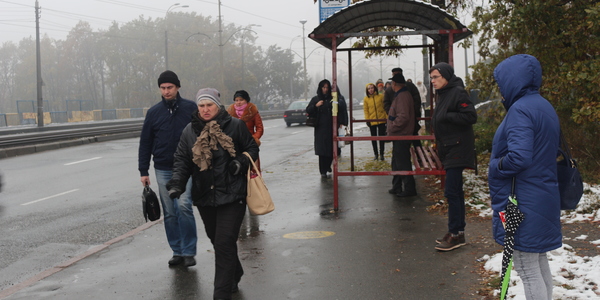 Транспортні зупинки Києва не рятують від негоди