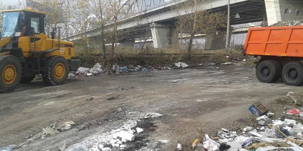 На Дніпровській набережній ліквідували звалище