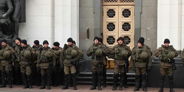 Мітинги, сутички, ілюмінація та інші новини Києва за тиждень