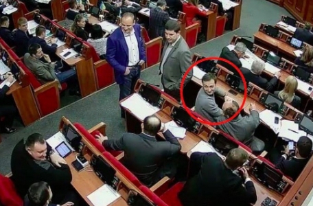 Визначено відповідальність винному у зриві голосування