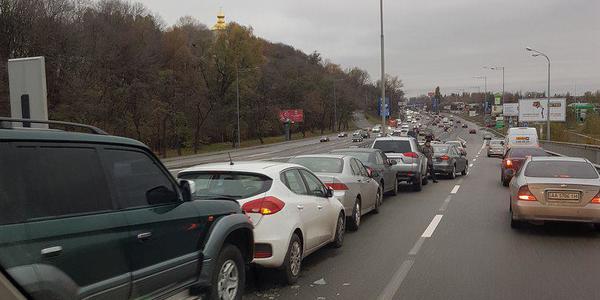 На Дарницькому мосту  зіткнулося 11 авто