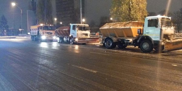 У Київавтодорі підсумували роботу під час першого значного снігопаду