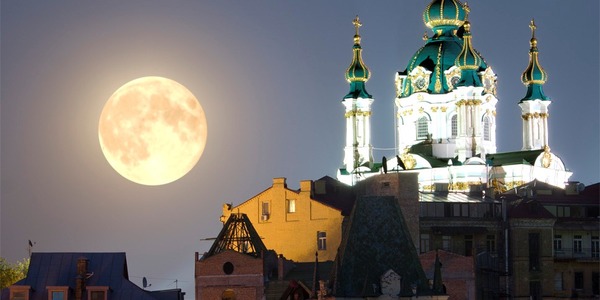 Цієї ночі на киян чекає дивовижний Місяць