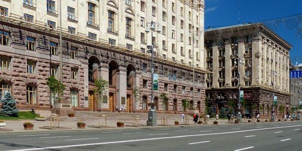 У столичній мерії створять ресепшн, дитячу і паркову зону