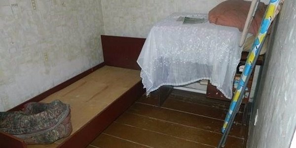 На Подолі чоловік жорстоко побив квартирантів за 700 гривень