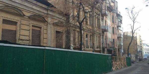 Столична влада вирішила врятувати садибу Мурашка