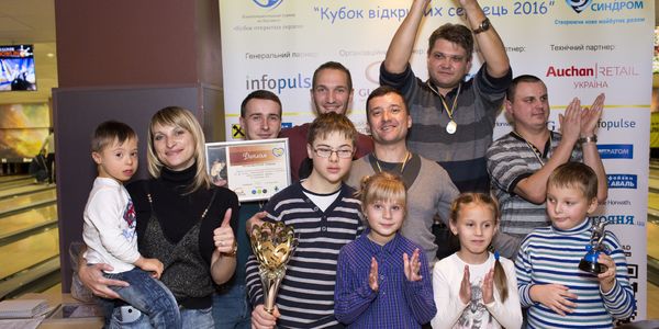 Турнір з боулінгу зібрав 155 тис. грн на допомогу дітям з синдромом Дауна   