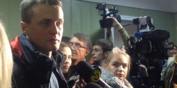 Янукович готовий свідчити вночі