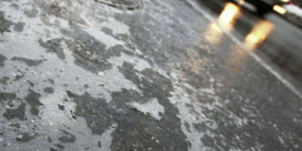Киян просять паркувати авто зважаючи на снігоприбиральну техніку
