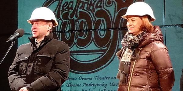 Влада знайде компроміс у ситуації з "театром-кубом" на Подолі