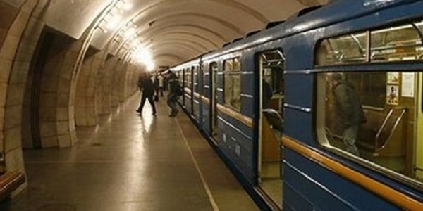 Столичний метрополітен сьогодні працюватиме на годину довше