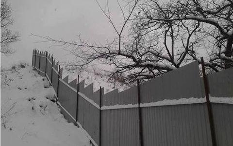 Хто встановив щекавицький паркан