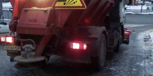 Дорожники готуються до мокрого снігу і дощу