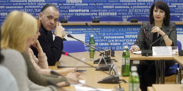 Райони Києва відкривають майстерні Святого Миколая, резиденції Санта Клауса і більше не згадують про....діда Мороза
