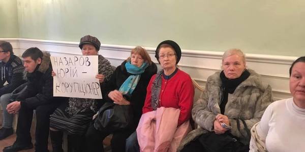 Мітингувальники ледь не зірвали засідання конкурсної комісії  КМДА