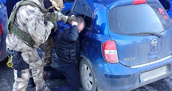 Правоохоронці затримали небезпечну банду шахраїв