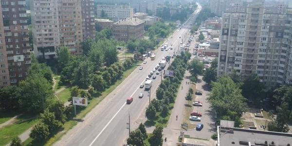 На Харківському шоссе засяяла ялинкова алея [фото]