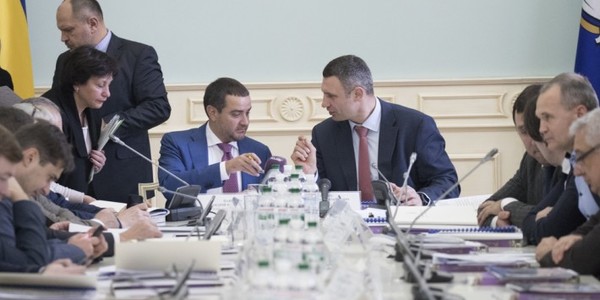 Кличко закликав нардепів розібратися з українськими парковками