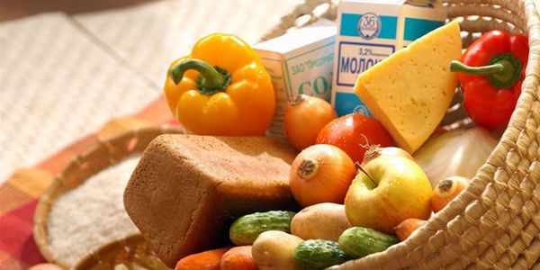 Де у столиці скупитися на святковий стіл?