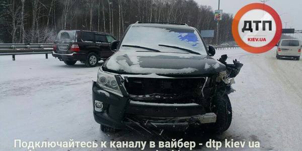 На Бориспільській трасі зіткнулося 5 автомобілів [відео]