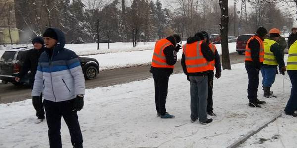 На вул. Алішера Навої айдарівці знесли незаконний паркан [відео]