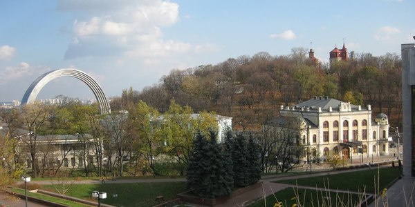 На київських схилах побудують "повітряний" міст