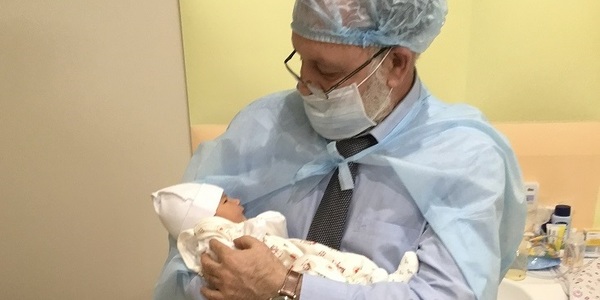 У столиці народилася унікальна дитина «від трьох батьків»