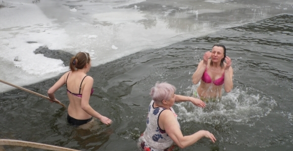 Де у столиці  безпечно зануритися в ополонку на Водохреще