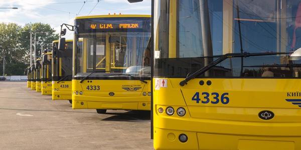 Столичний транспорт заговорить англійською