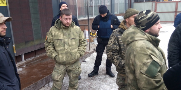 "Добровольці" зайняли Будинок профспілок
