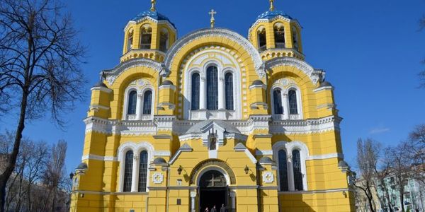 Священик Володимирського собору врятував вмираючого чоловіка