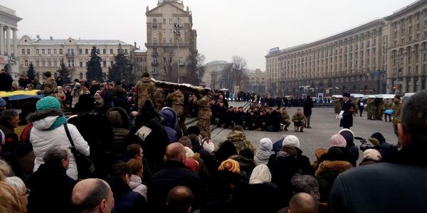 На Майдані попрощалися із загиблими під Авдіївкою бійцями [Фото, Відео]