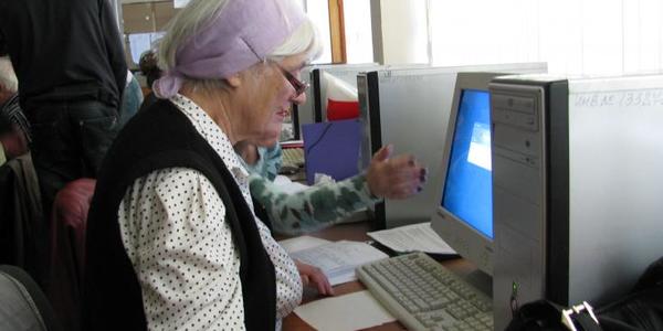 Столичних пенсіонерів безкоштовно навчають комп’ютерній грамоті