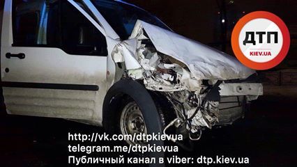 На вул. Дорогожицькій сталася потрійна ДТП