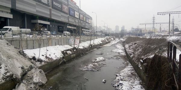У столиці навіть в мороз розчищають береги легендарної річки