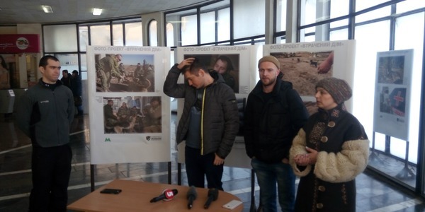У Києві відкрили виставку, присвячену тваринам з зони АТО [фото]