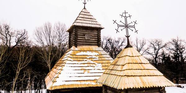 Над засніженим Пироговом пролетівся дрон [відео]