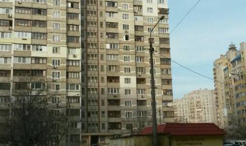 Киянин погрожує скінчити життя самогубством